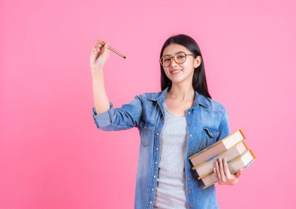 Private vs Public Scholarships: What’s the Difference and Which Should You Go For?