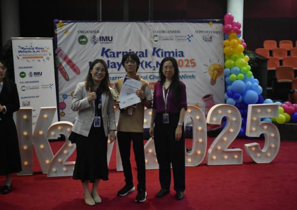 TAR UMT Sweeps Top Prizes at Karnival Kimia
